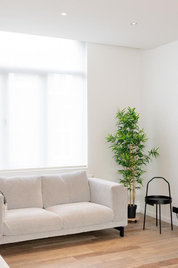 Boonuz Guesthouse, Luxe Duplex Vakantiehuis In Centrum Ieper Met Prive Lounge Terras En Ir Sauna Exteriör bild